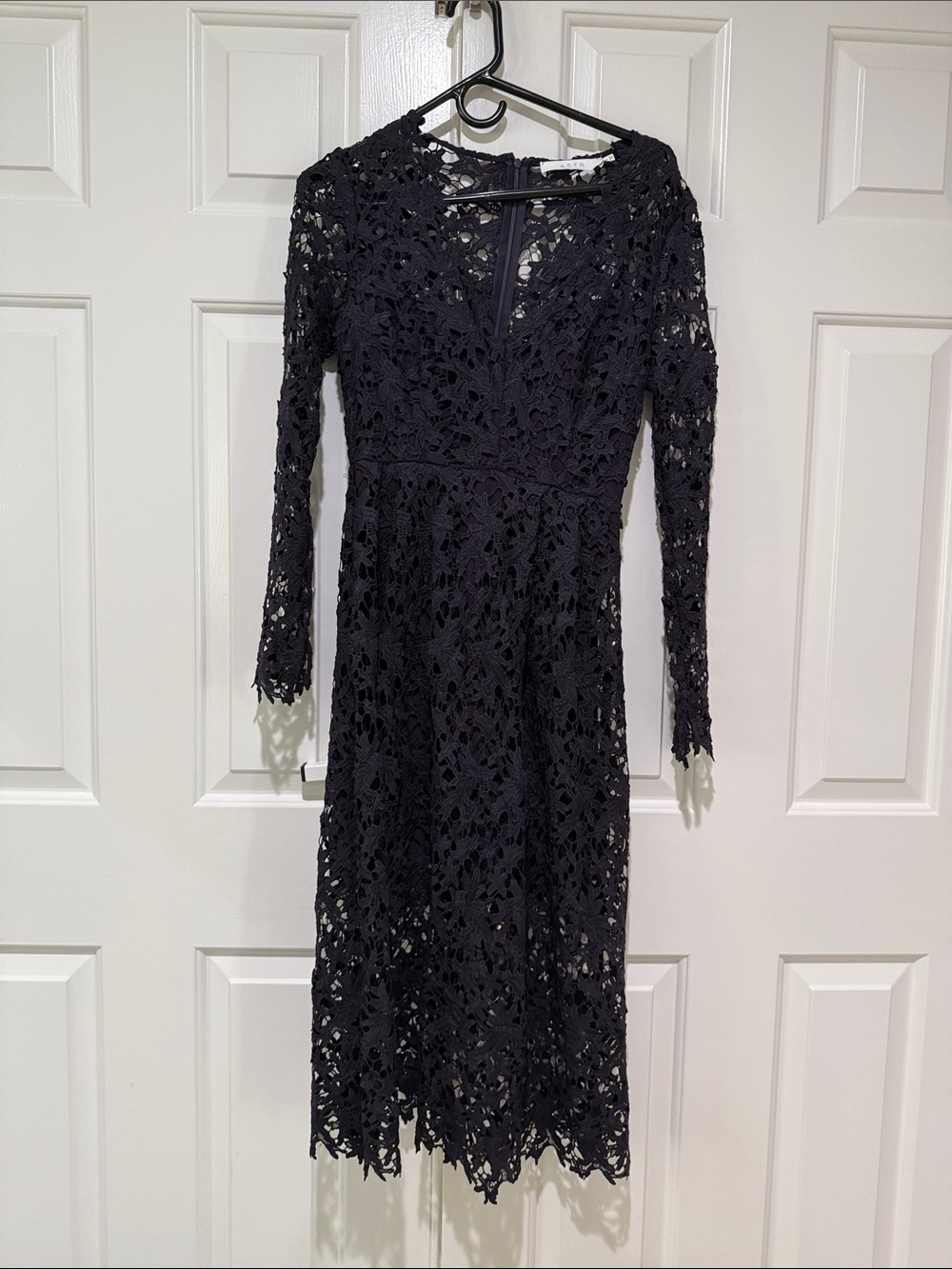 Astr Black Floral Lace Long-Sleeve Midi Dress